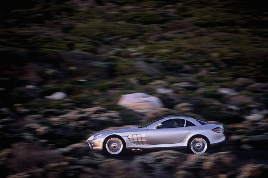  Mercedes-Benz SLR McLaren 2003 года  (фото 38 из 319)
